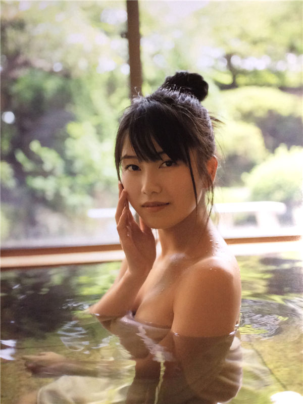 横山由依1ST写真集《ゆいはん》高清全本[131P]