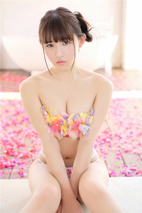 浅川梨奈写真集《[YS-Web] 2018-12-19 Vol.830》高清全本[116P]