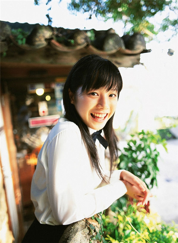 夏帆写真集《[YS Web] 2005.11 Vol.140 Kaho 夏帆 Original Smile-UNDERAGE!》高清全本[36P] 日系套图-第1张