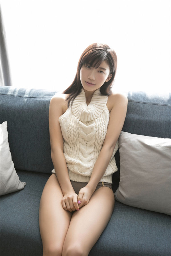 小仓优香写真集《[YS Web] 2018-07-25 Vol.811 Yuka Ogura 小倉優香 女神降臨》高清全本[115P] 日系套图-第5张