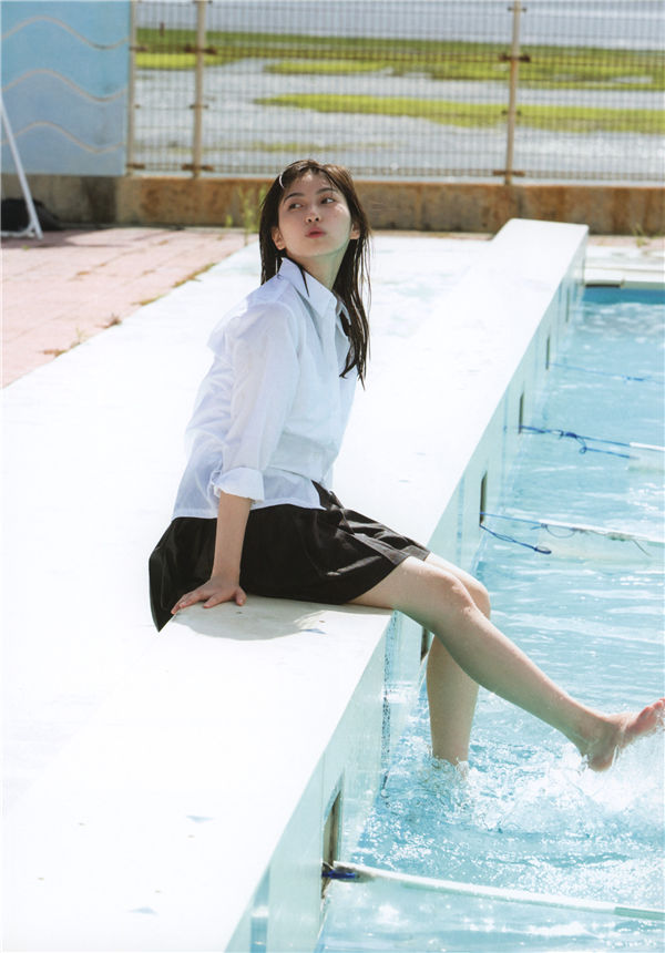 植村朱莉写真集《AKARI》高清全本[90P] 日系套图-第3张