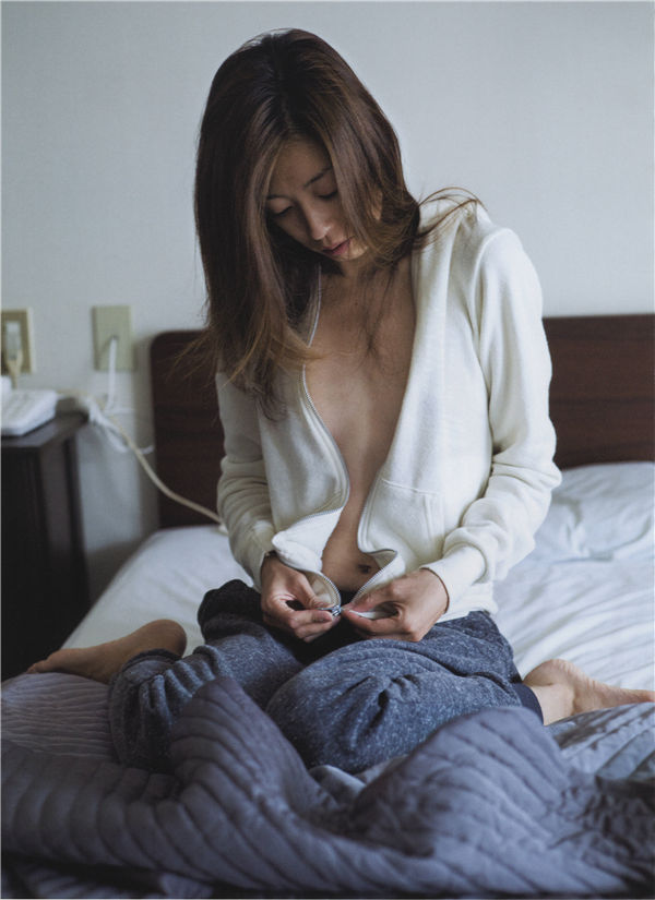 中村爱美写真集《Lyin\' Eyes》高清全本[116P] 日系套图-第2张
