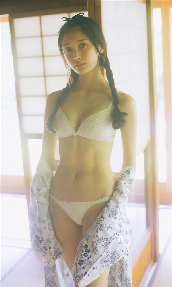 小山璃奈写真集《紅い花》高清全本[50P] 日系套图-第4张