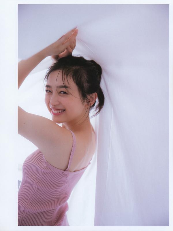 图片[4]-井上和写真集《乃木坂46 TRIANGLE MAGAZINE 01》高清全本[45P]清晰度：3975*5300/ 大小：388M-猩猩智库 - 提供高质量日系写真