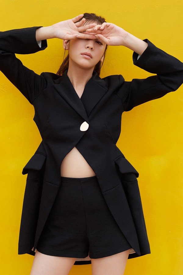 [图片5]-贵岛明日香写真集【Midnight Summer スピサン グラビアフォトブック​】高清全本[46P]插图-猩猩图库