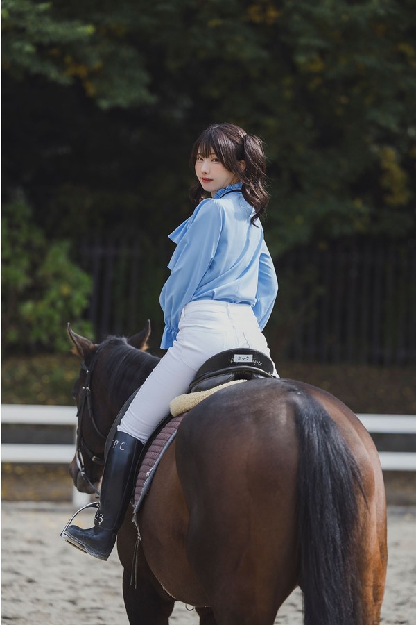 [图片3]-Enako写真集【カレンダーブック2026.4～2027.3【電子特別版】】高清全本[107P]插图-猩猩图库