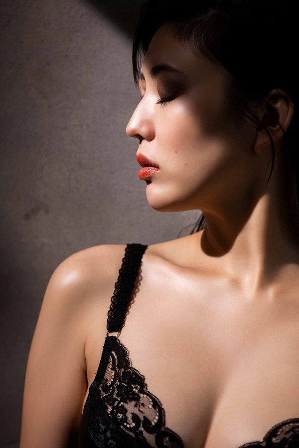 [图片3]-岩崎名美写真集【THE LAST MISSION】高清全本[75P]插图-猩猩图库